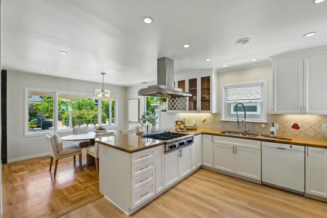 1513 Oak Street, San Mateo CA: https://media.crmls.org/mediaz/14c13888-cfb5-480f-b86a-895774879817.jpg