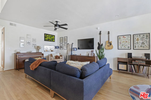 4701 Colfax Avenue, 6 photo 4