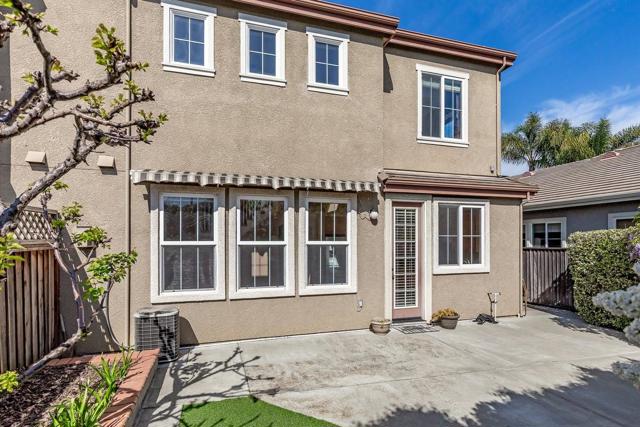 8810 Zinnia Street, Gilroy CA: https://media.crmls.org/mediaz/14c30815-d144-4a91-b471-946a9ad2433d.jpg
