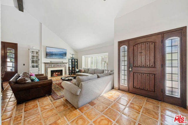 6243 Watertree Court photo 8