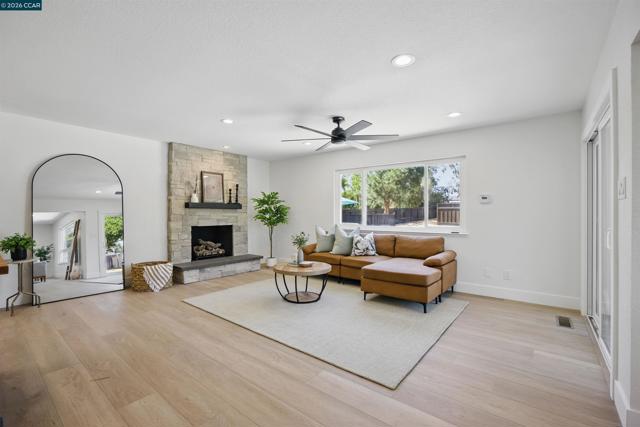 Image 11 of 47 For 1430 Carpenter Rd