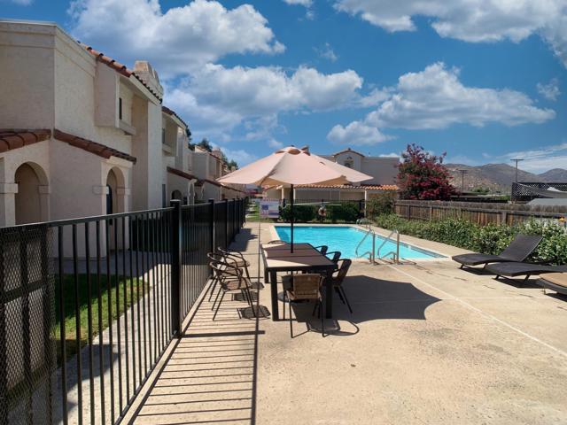 12553 Mapleview Street, Lakeside CA: https://media.crmls.org/mediaz/14c3b82c-a885-4a33-9910-f23623db2319.jpg