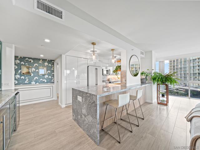 1750 Avenida Del Mundo, Coronado CA: https://media.crmls.org/mediaz/14c3cdad-57c9-447b-a73b-de04d429a712.jpg