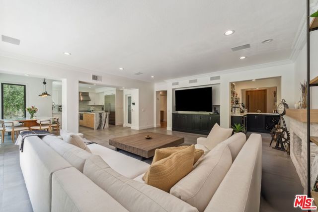 23180 Park Blanco, Calabasas CA: https://media.crmls.org/mediaz/14c41af2-bf19-44af-aec0-0886e14d7a65.jpg