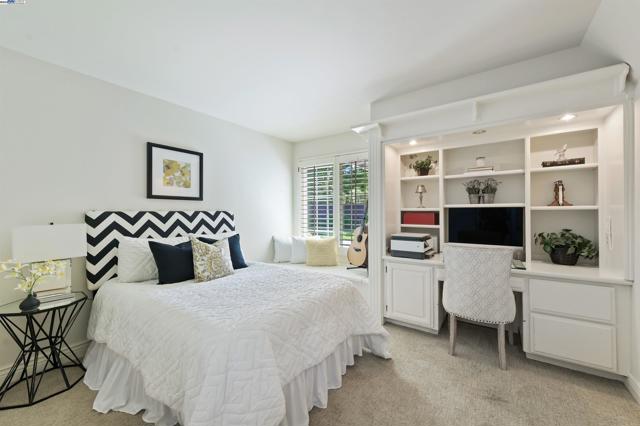 3338 Marsh Hawk Court, Pleasanton CA: https://media.crmls.org/mediaz/14c43d59-f3ff-4f2f-932c-05ca15db390a.jpg