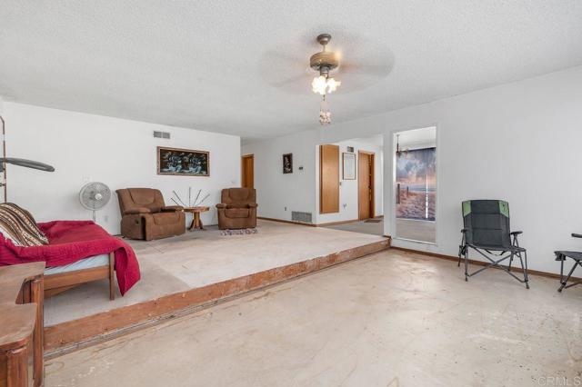 13442 Mountainside Drive, Poway CA: https://media.crmls.org/mediaz/14c4483a-a11c-4c02-b056-8788e5df5b08.jpg