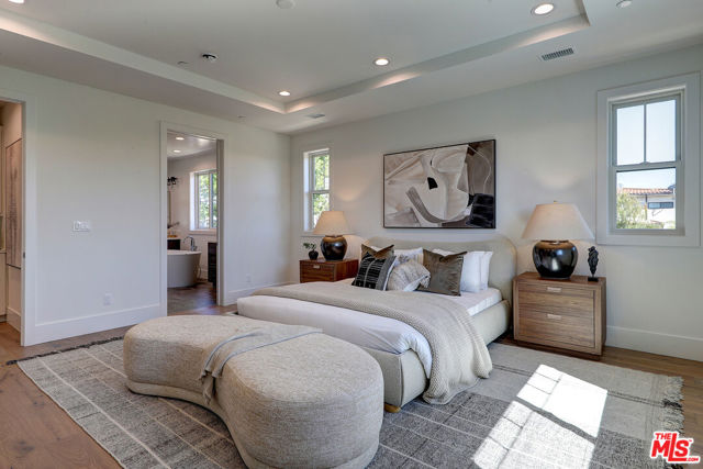 7733 Henefer Avenue, Los Angeles CA: https://media.crmls.org/mediaz/14c46a5f-d569-4a74-8722-630c6661a04d.jpg