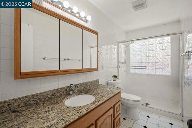 118 Cottonwood Ct, Hercules CA: https://media.crmls.org/mediaz/14c47779-d0c5-4d26-ba09-78a100683ad1.jpg