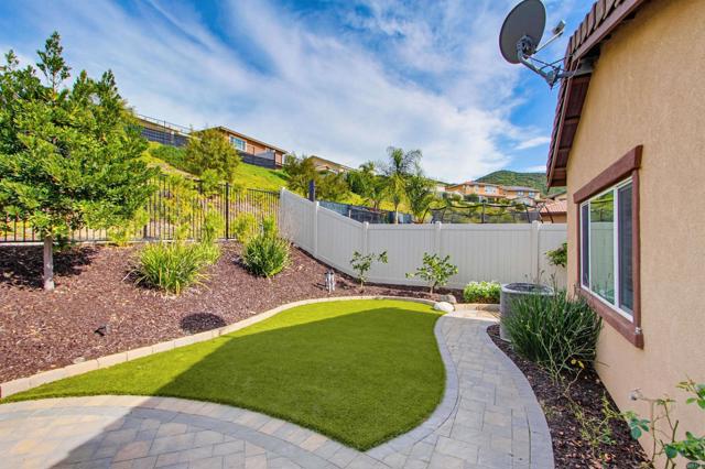 Detail Gallery Image 47 of 64 For 220 Pantaneiro Pl, Fallbrook,  CA 92028 - 3 Beds | 3 Baths