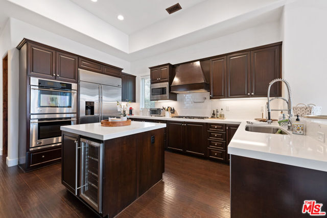 81945 Elynor Court, La Quinta CA: https://media.crmls.org/mediaz/14c511b1-92ea-41cb-ae04-d2c305f6efa9.jpg