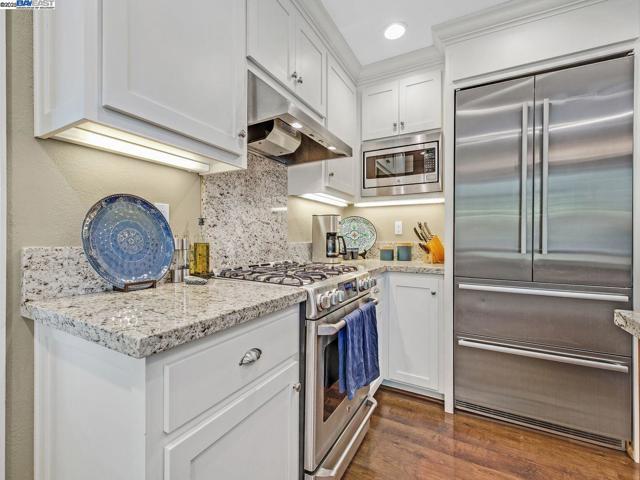 8043 Crossridge Rd, Dublin CA: https://media.crmls.org/mediaz/14c54552-3d2c-4869-9256-b5fb6bf0029d.jpg