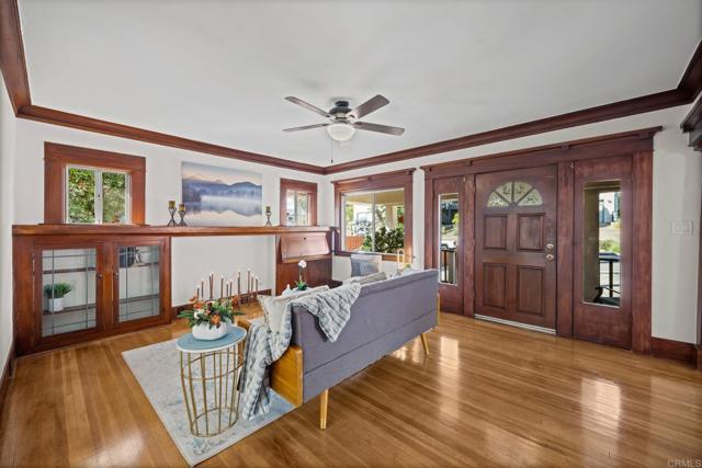 1239 La Presa Avenue, Spring Valley CA: https://media.crmls.org/mediaz/14c5ebaf-f652-45c7-866e-2f69adf62bbf.jpg