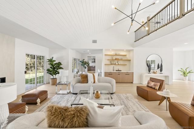 17515 Circa Oriente, Rancho Santa Fe CA: https://media.crmls.org/mediaz/14c6582e-7bd3-4d43-8bd2-8757c71613e7.jpg