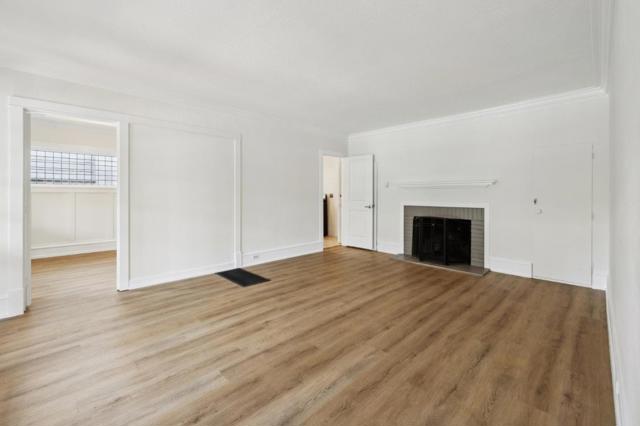 1117 Chula Vista Avenue, Burlingame CA: https://media.crmls.org/mediaz/14c69dd7-725f-40fb-a67c-72b51fb5ad04.jpg