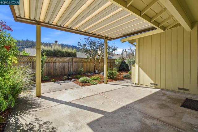 Image 7 of 37 For 6538 Stonecroft Ter