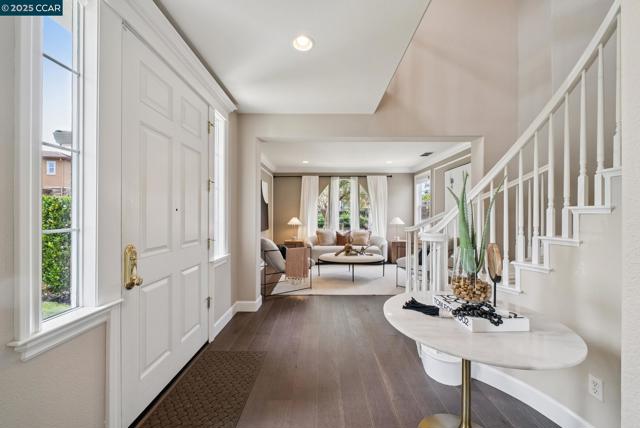 5269 S Montecito Dr, Concord CA: https://media.crmls.org/mediaz/14c83dff-358a-4ffe-b92d-5fb9154825b3.jpg