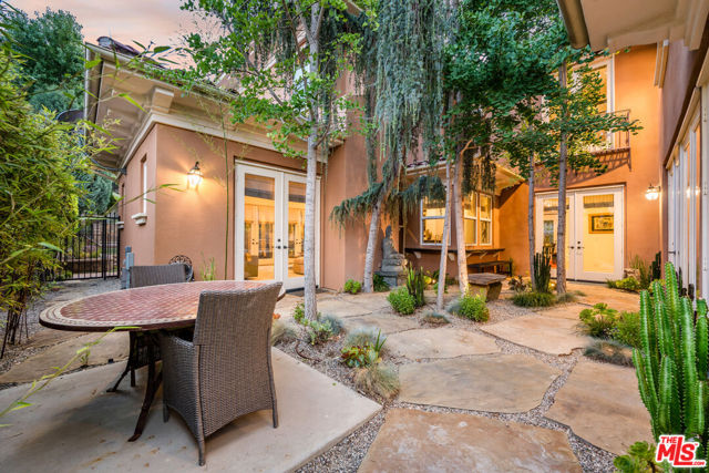 26722 Provence Drive, Calabasas CA: https://media.crmls.org/mediaz/14c8b43c-8310-4241-aeca-b20e76b6d00c.jpg
