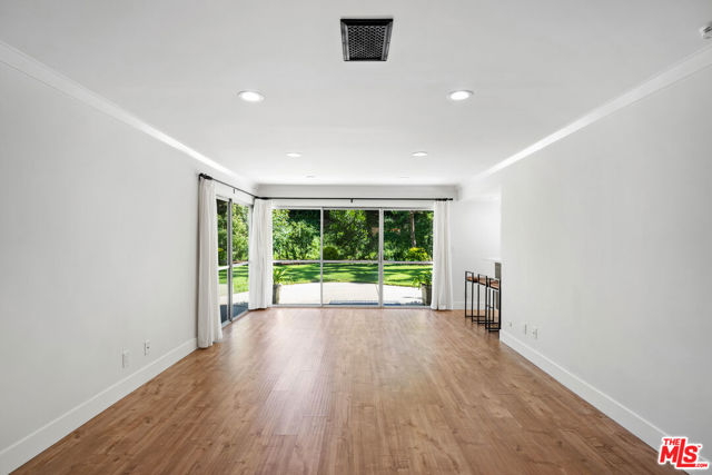 22619 Town Crier Road, Calabasas CA: https://media.crmls.org/mediaz/14c8bd2d-ed96-4fb3-8152-b0c5ea02bf57.jpg