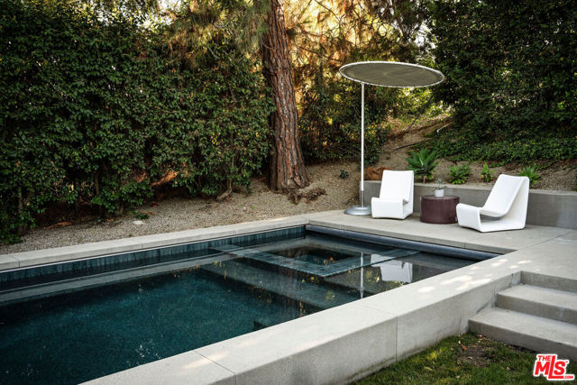 2050 La Fremontia Street, South Pasadena CA: https://media.crmls.org/mediaz/14c8f9b2-ebe9-49a9-a1d7-d0b234fde8de.jpg