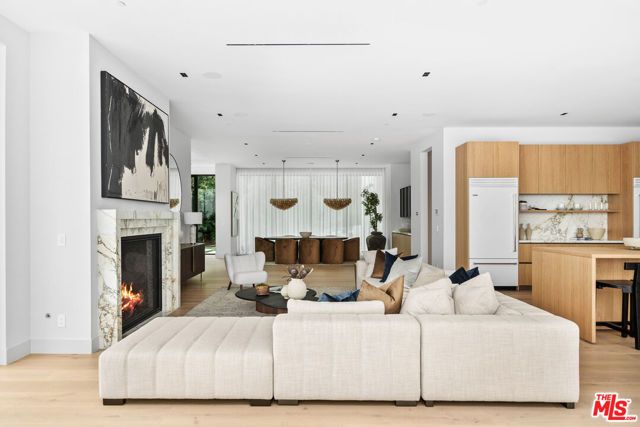 10950 Verano Road, Los Angeles CA: https://media.crmls.org/mediaz/14c90011-b7fe-4e62-8769-e79967c35e21.jpg