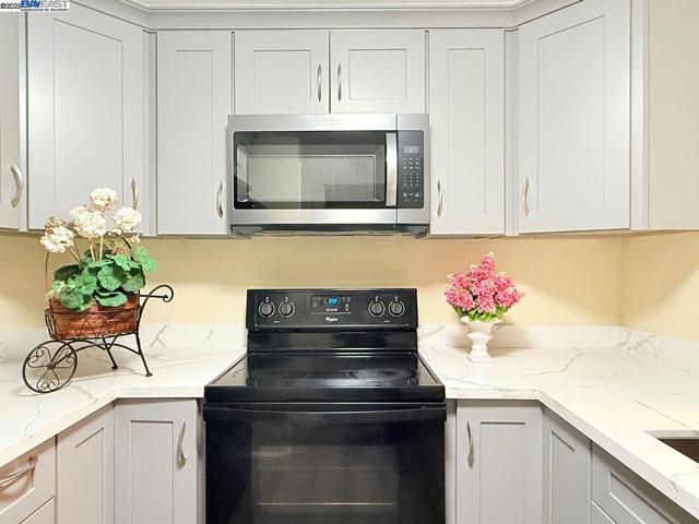 68 El Toro Ct, Fairfield CA: https://media.crmls.org/mediaz/14c90a6d-f1a0-49f4-ad6f-1934096e5102.jpg