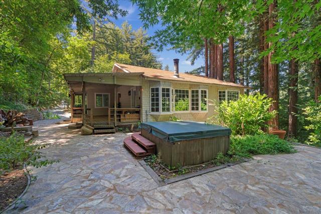 20246 Gist Road, Los Gatos CA: https://media.crmls.org/mediaz/14c9e004-351b-4aac-a270-48af681219b6.jpg