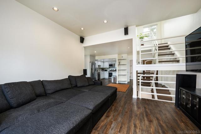 1449 Edgemont St, San Diego CA: https://media.crmls.org/mediaz/14ca73b7-9f52-413e-9007-daecbabefd8c.jpg