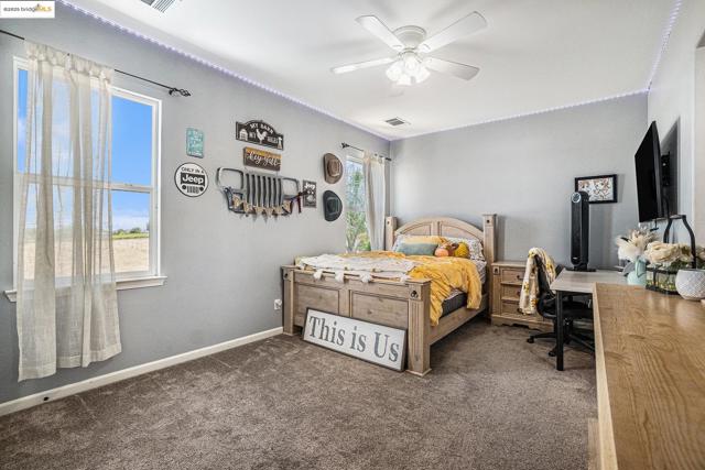 583 Sawgrass Way, Oakley CA: https://media.crmls.org/mediaz/14ca8554-bcb7-4062-9df3-3644e75caee0.jpg