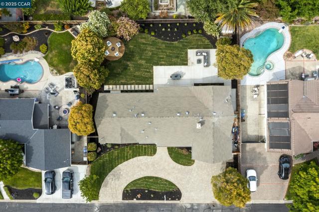 3715 Liscome Way, Concord CA: https://media.crmls.org/mediaz/14cac0bb-2099-4c34-aa17-132afa1147ae.jpg