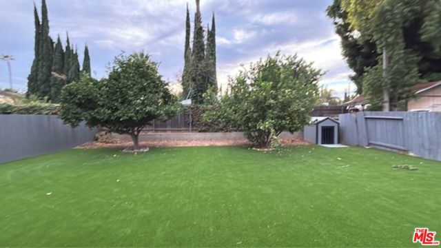 8517 Yolanda Avenue photo 13