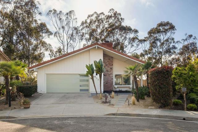 417 Santa Victoria, Solana Beach CA: https://media.crmls.org/mediaz/14cb3ed0-6cb7-4540-98bc-3ca6cf8e9a13.jpg
