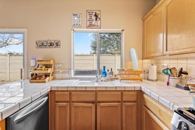 18177 Stonegate Court, Salinas CA: https://media.crmls.org/mediaz/14cdd60b-9d18-4df0-af85-afcfe154d250.jpg