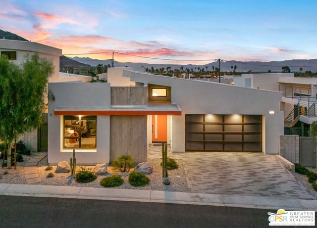 190 Obsidian Loop, Palm Springs CA: https://media.crmls.org/mediaz/14ce1424-933d-4d67-9e9a-2c5b5fe43599.jpg