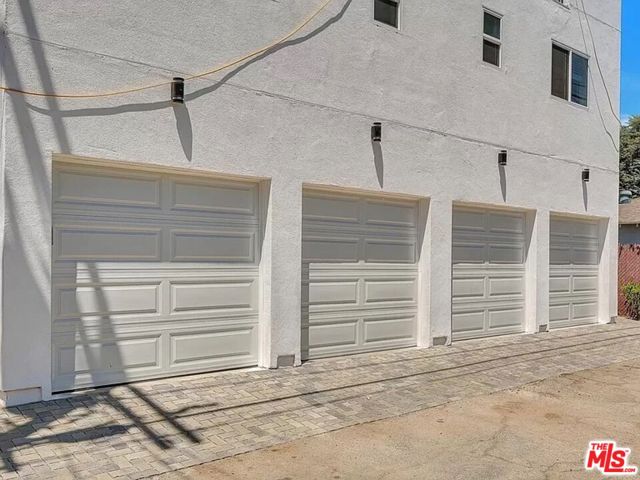 5750 Kester Avenue photo 20