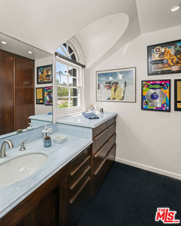 850 Birchwood Drive, Los Angeles CA: https://media.crmls.org/mediaz/14cea1a7-7351-4b40-b1b9-09e8c8ed9496.jpg