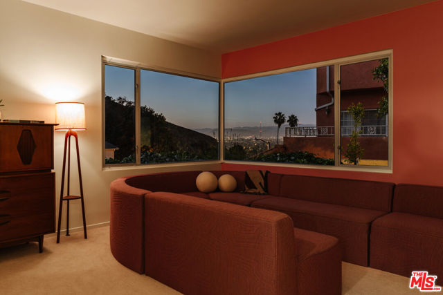 4220 Hillcrest Drive, Los Angeles CA: https://media.crmls.org/mediaz/14ceaad1-4276-4536-9065-02f1d5732d79.jpg