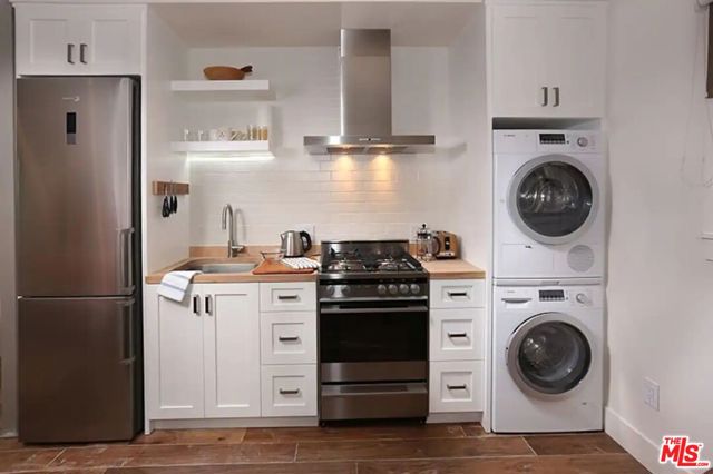 4838 Coldwater Canyon Avenue, Sherman Oaks CA: https://media.crmls.org/mediaz/14ceba92-8eff-4d76-943e-1e4648a605d9.jpg