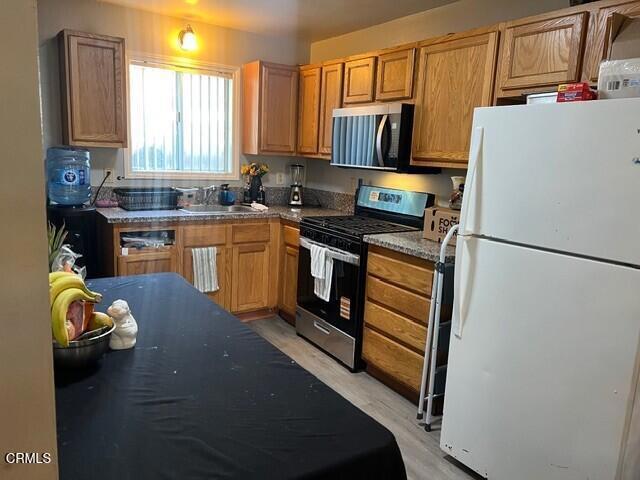 Detail Gallery Image 5 of 11 For 154 El Medio St, Ventura,  CA 93001 - – Beds | – Baths