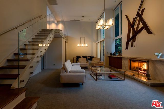 1730 California Avenue, Santa Monica CA: https://media.crmls.org/mediaz/14cfc473-93c7-46a7-8fc6-29f77d46c71d.jpg
