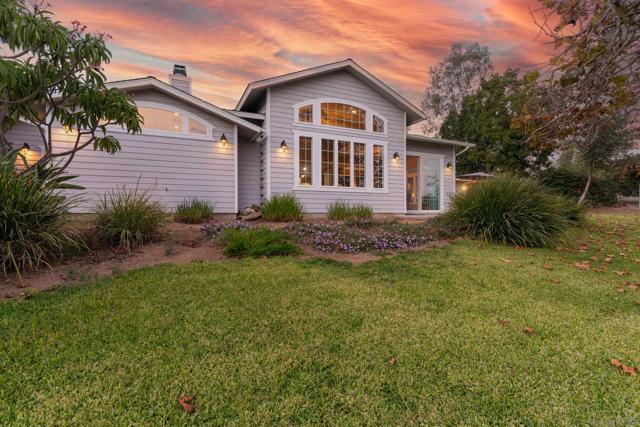 3121 Alta Verde, Fallbrook CA: https://media.crmls.org/mediaz/14d02e28-bec9-4ecd-a48d-dafb063fad32.jpg