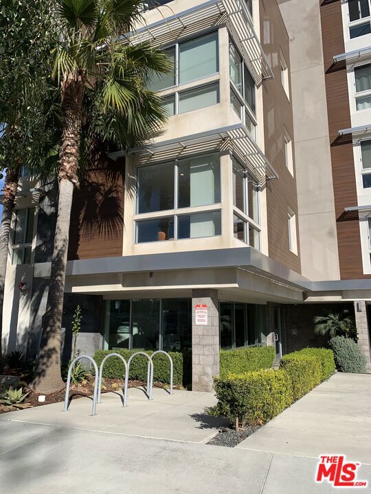 4140 Glencoe Avenue, Marina del Rey CA: https://media.crmls.org/mediaz/14d0a432-f5fd-4150-87c1-0a0738d8cb2e.jpg