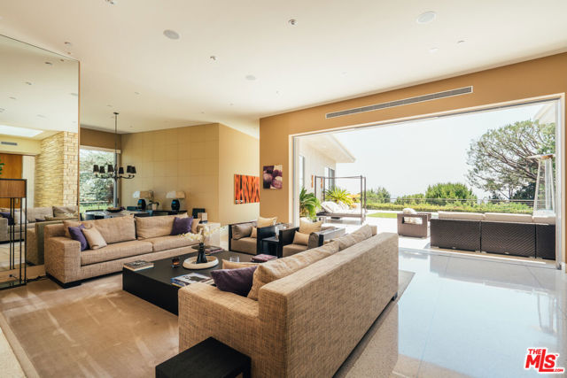 1470 CARLA, Beverly Hills CA: https://media.crmls.org/mediaz/14d0b9e3-a28f-4de3-a88a-550c301f7e66.jpg