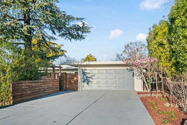 3151 Ramona Street, Palo Alto CA: https://media.crmls.org/mediaz/14d11b23-a47c-4f34-977b-f442763a4f29.jpg
