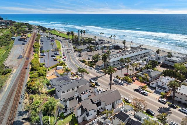 1729 Coast Blvd, Del Mar CA: https://media.crmls.org/mediaz/14d13188-180b-4d05-ba2e-890c1b3d6963.jpg