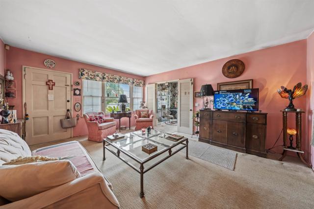 8706 Delta St, La Mesa CA: https://media.crmls.org/mediaz/14d1420f-5a78-4bb6-a55a-7885f7962d3e.jpg