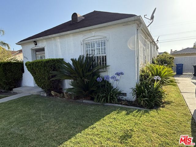3731 Olmsted Avenue, Los Angeles CA: https://media.crmls.org/mediaz/14d170a5-4fbb-43d7-96fb-de66297b37ab.jpg