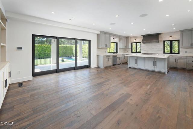 Detail Gallery Image 12 of 76 For 1329 Campbell St, Glendale,  CA 91207 - 4 Beds | 6 Baths