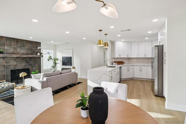 664 Crescent Dr, Chula Vista CA: https://media.crmls.org/mediaz/14d19dca-779b-4229-b3da-8dd52dab4d02.jpg