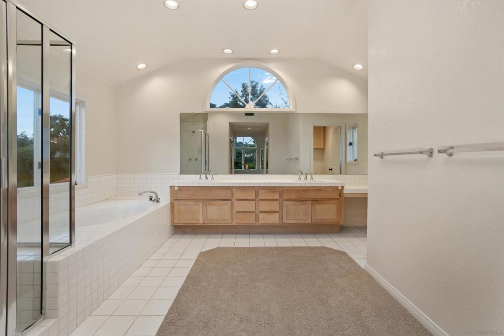 MLS #250025835SD img 14