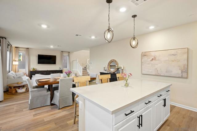 28079 Harvest Ct, Valley Center CA: https://media.crmls.org/mediaz/14d2e42b-d1f6-4bdf-aba3-01038952774c.jpg